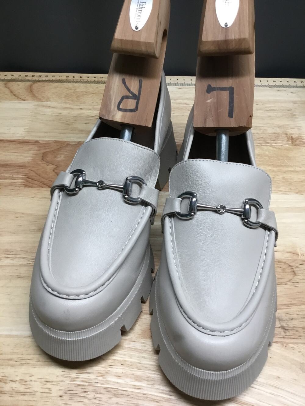 BCBGeneration Raylin Lug Sole Platform Loafers Women's 8.5 Gray Leather Slip-On